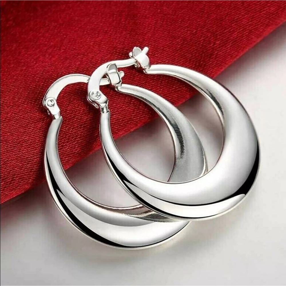 🌹✅925 Silver Silver Moon Hoop Earrings.